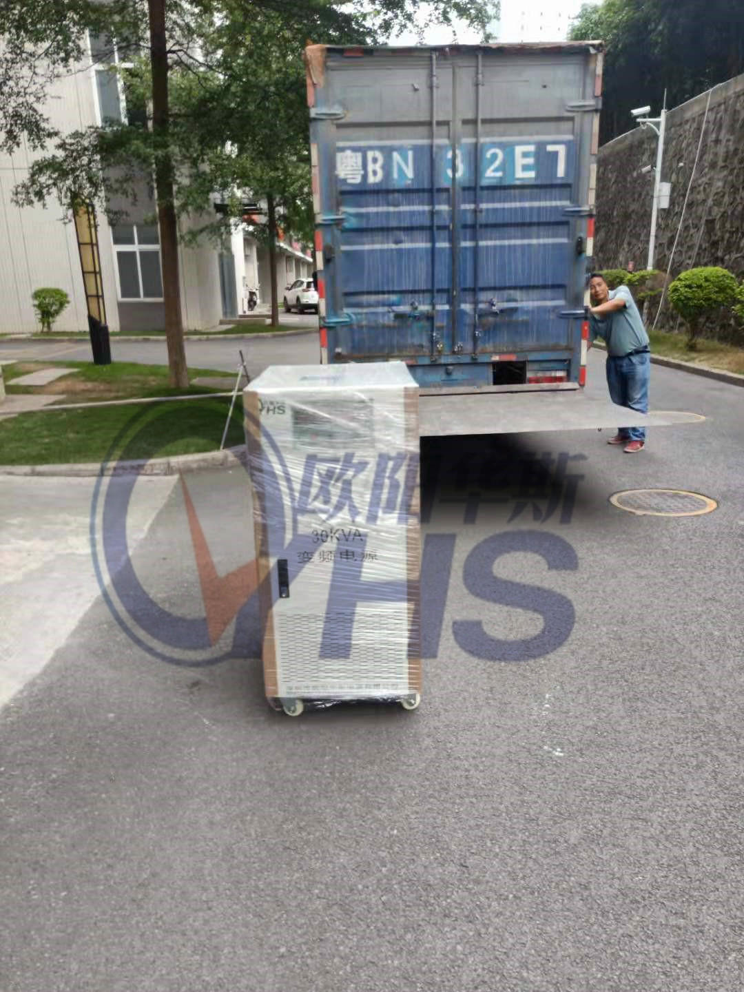 ŷ����˹30KVA��Ƶ��Դ�����������ڿͻ��ֳ�������110V 60HZ��Ʒ