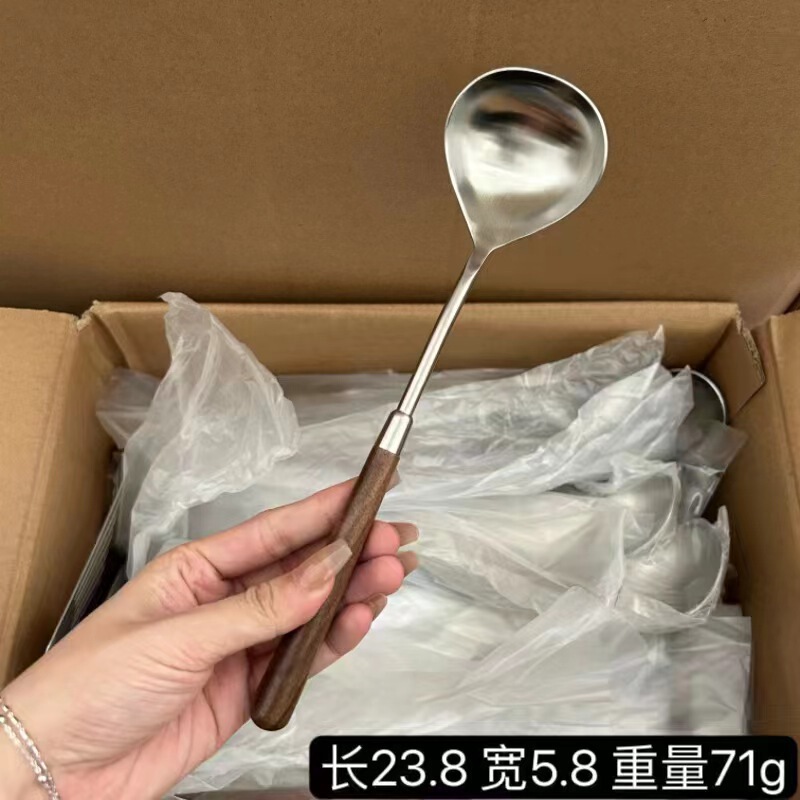304ステンレスくるみの木の柄のスプーンのシャベルの長い柄の火鍋のスプーンのスープはお粥のスプーンの台所を詰めてスプーンを調理します。|undefined