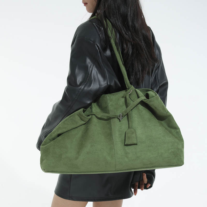 Solid color capacious one-shoulder bag