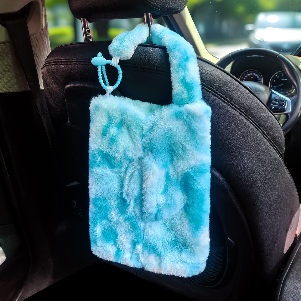 Nueva caja de toallas de automóvil de peluche colgante creativa para el automóvil caja de extracción de papel de alta calidad diosa bolsa colgante de toallas de automóvil