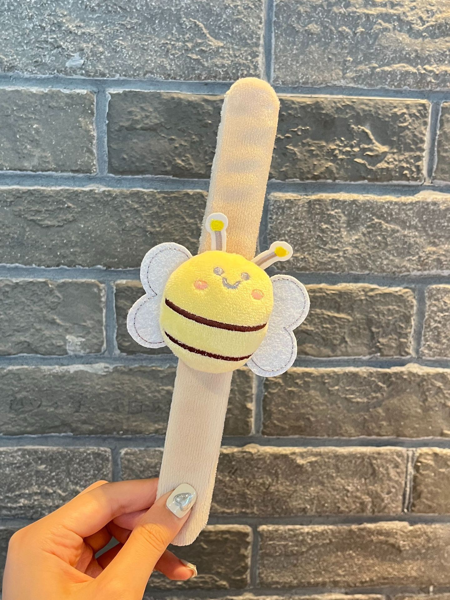 Anillo de felpa de dibujos animados, oso de mantequilla, correa de reloj de boda, pulsera para niños Kapibala, regalo de muñeca creativa