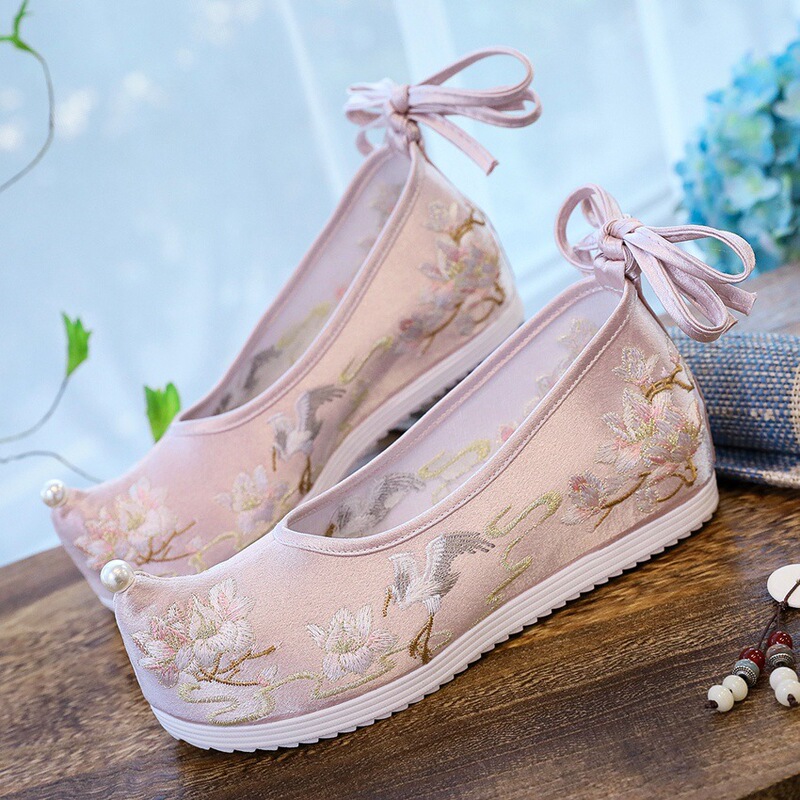 Han Dynasty Shoes Women's New 2024 Spring Antique Style with Ancient Costume Embroidered Shoes Women's Woven Crane Inner Heightening Raised Toe Women's Shoes