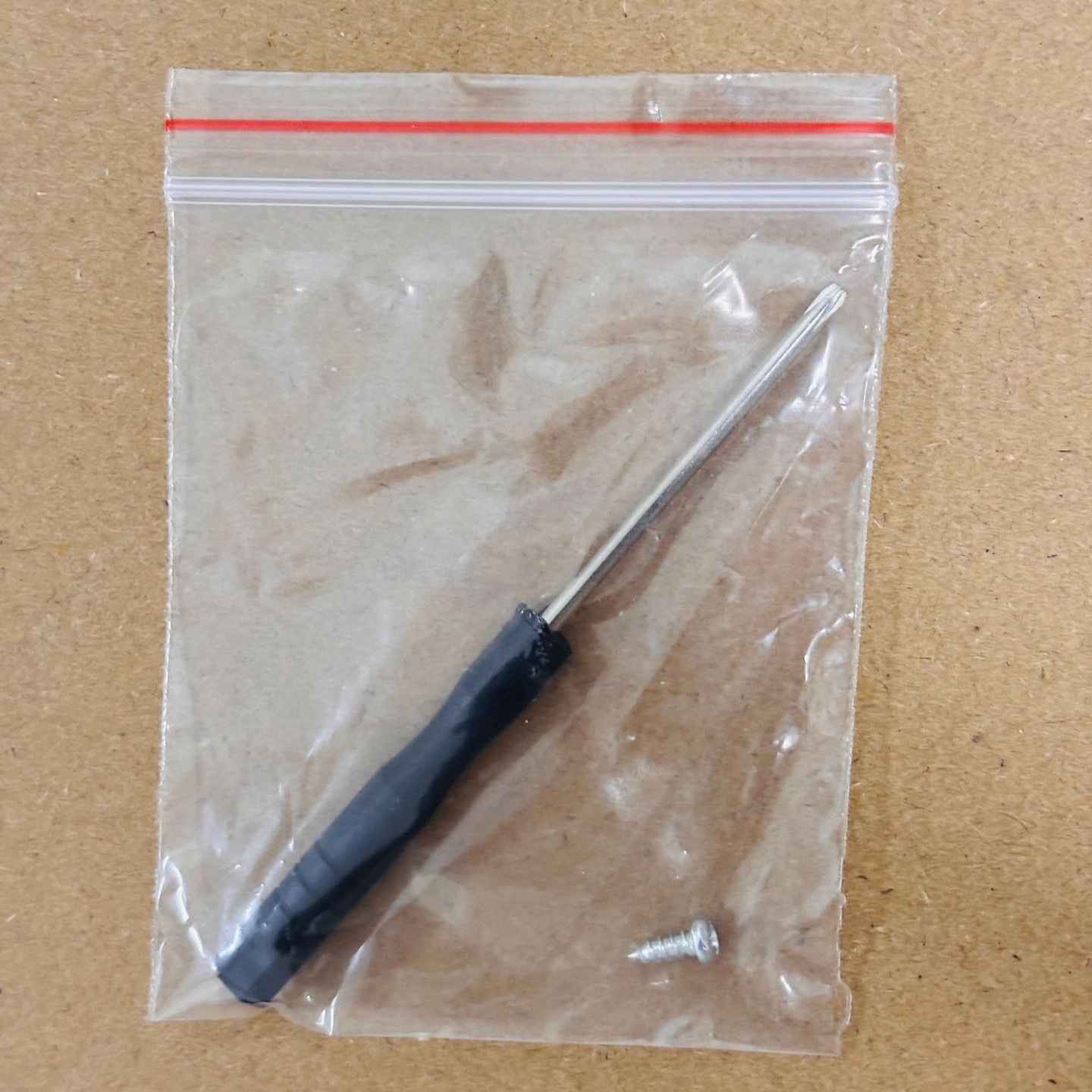 Screwdriver screws