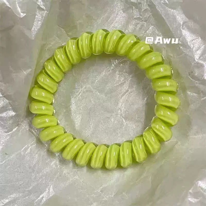 산뜻한 과일 그린 전화선