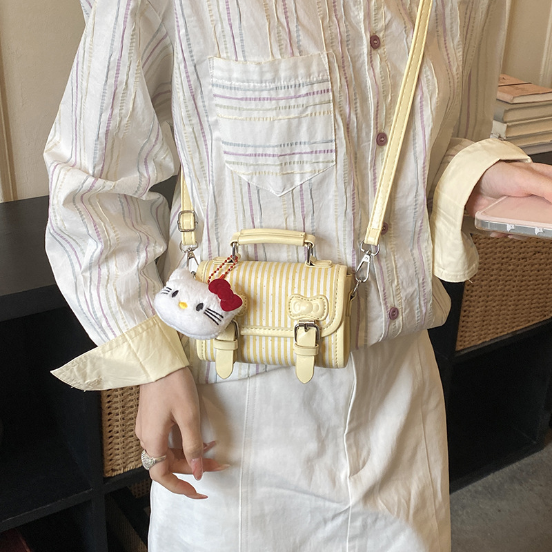 2026 nueva primavera y verano Semmeng estilo británico bolso de mano pequeño bolso de hombro casual diario bolso de mochila de viaje coreano