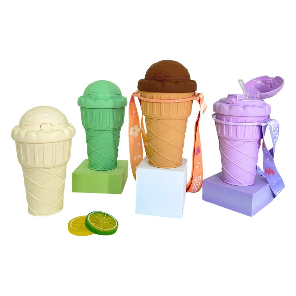 Helado creativo de alto valor Taza de agua de plástico Taza de paja Botella de agua con correa diagonal portátil Suministro exclusivo de comercio electrónico transfronterizo