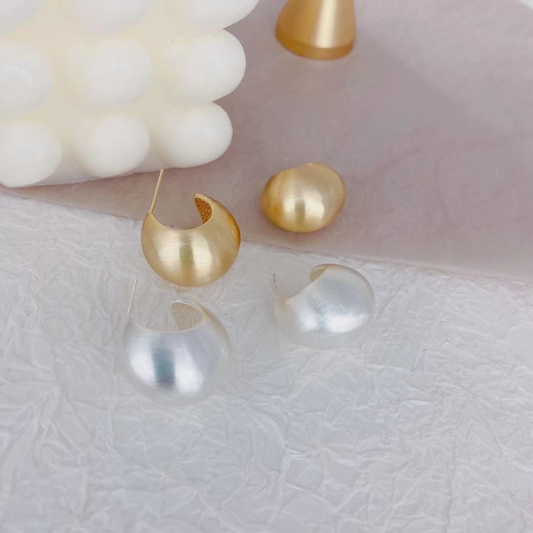 Xiaohongshu Popular French Style Metal Pea Brushed Earrings S925 Cold Style High Quality Ear Studs E