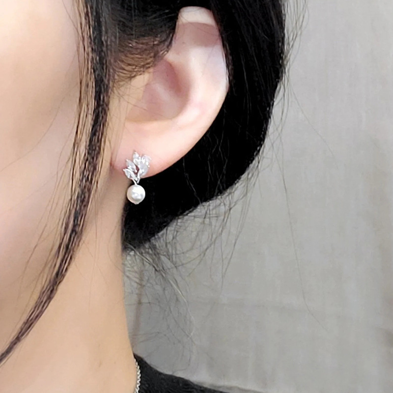 10g Weight Zircon Inlay Material 1 Pair Simple Style Geometric Imitation Pearl Copper Plating Zircon Drop Earrings