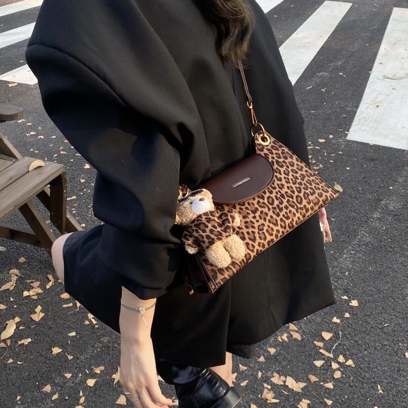 法式小众豹纹腋下包包女2025新款复古百搭单肩包高级感通勤斜挎包|undefined