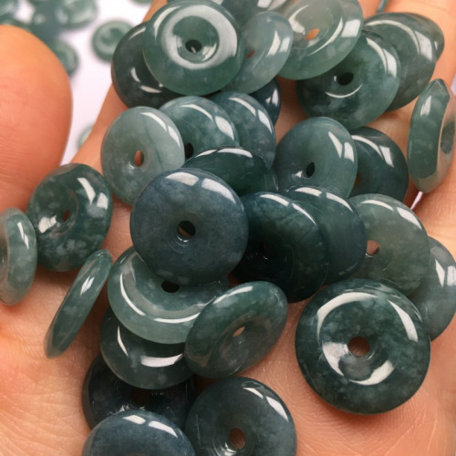 Burmese jade A goods ice type dangerous material small jade buckle jade pendant pendant woven jade crafts manufacturer wholesale