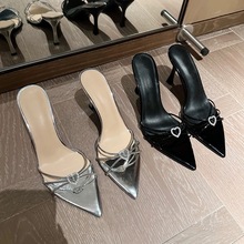 拖鞋女夏外穿高跟凉鞋细跟尖头一字拖爱心水钻气质2024春秋新款