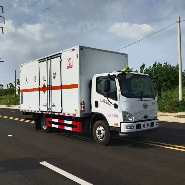 江淮5吨6吨危险品厢式车1到9类危险品运输车质量保障