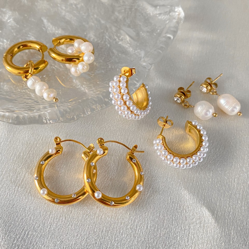 Luxuriöse Perlen-Creolen Minimalistische 18K Vergoldete Perlen-Ohrringe für Mädchen Trendiger Schmuck als Geschenk zum Jahrestag oder Geburtstag – Detail 9