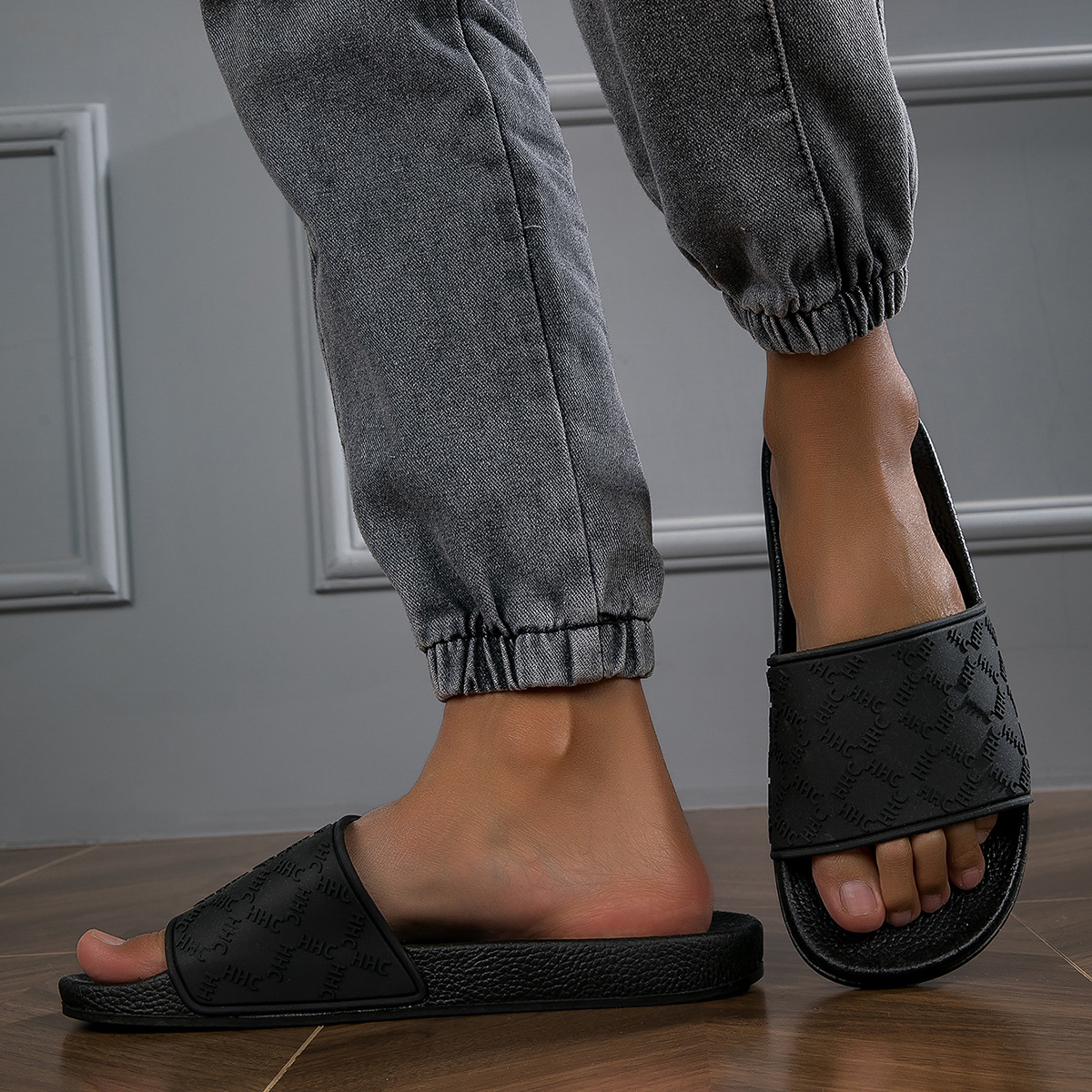 2025 verano nuevo estilo para hombres y mujeres sandalias de playa pareja al aire libre fondo suave moda antideslizante todo fósforo casual cómodo zapatillas