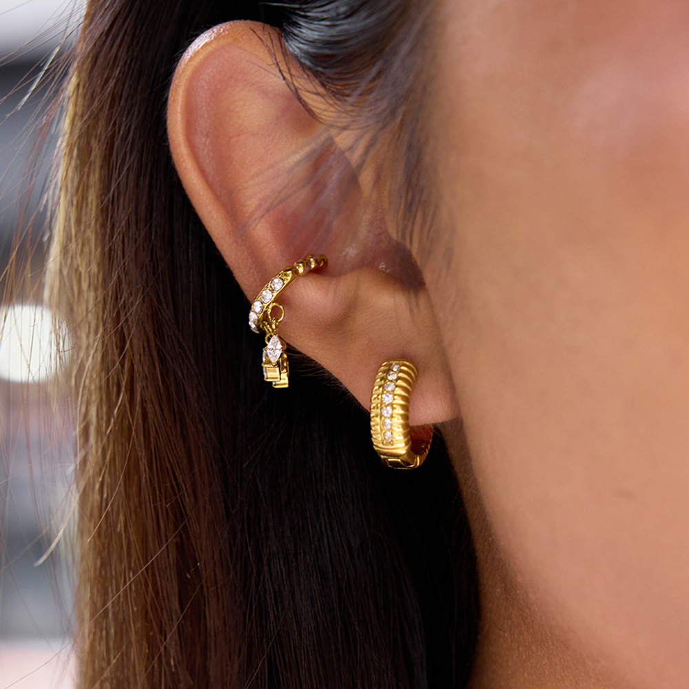 Wanxing ojos de caballo europeos y estadounidenses zircon orejas para mujeres sin agujeros de orejas pendientes de acero inoxidable de oro 18 quilates diseño de nicho de joyería transfronteriza