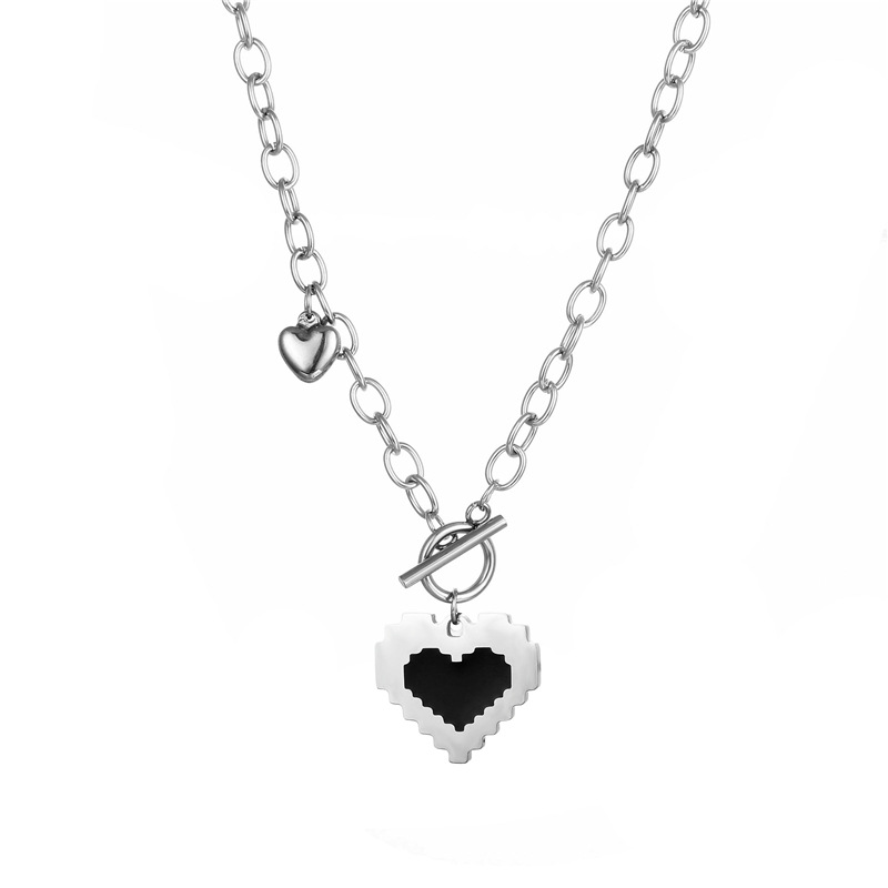 Wholesale Jewelry Fashion Black Dripping Oil Heart-shaped Pendant Stainless Steel Necklace Nihaojewelry display picture 1
