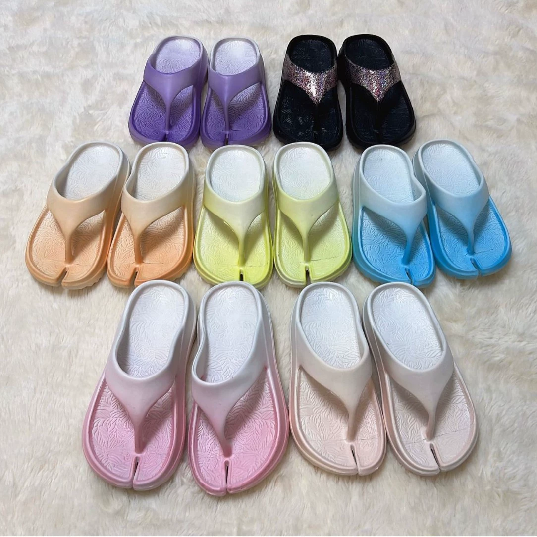 Новые детские шлепанцы для девочек, летние модные Нескользящие шлепанцы на толстой подошве для пар, пляжные шлепанцы на мягкой подошве