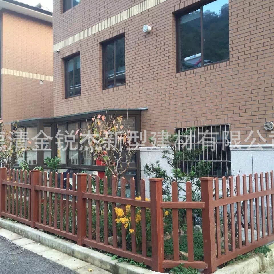 厂家供应PVC微发泡护栏道路方形隔离带公园花箱