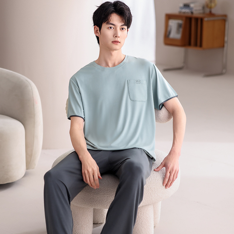 01Q1786 남성