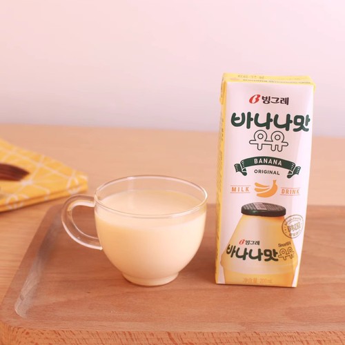 Korean imported beverage Binggrae strawberry-flavored milk drink peach banana fruit-flavored breakfast beverage