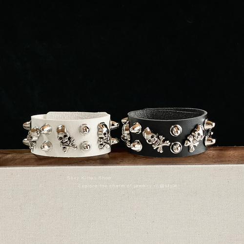 New Cool Girl Punk PU Leather Rivet Bracelet Personality Skull Street Dance Accessory Hip-Hop Bracelet Wide Cuff Trendy for Men