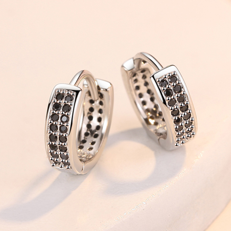 Fashionable retro earrings