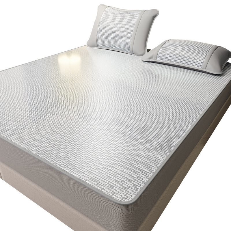 Nueva capa de cama de seda de hielo de verano de clase A 2025 nueva cubierta protectora de colchón todo incluido sábana cubierta de cama de tres piezas