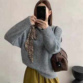 毛衣女韩系配豹纹丝巾设计感秋冬软糯系带露肩慵懒风针织衫上衣