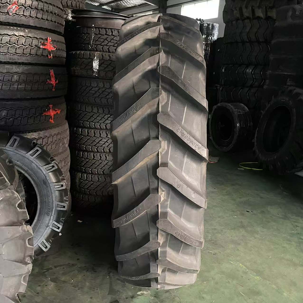 大马力拖拉机甲牌420/85R28 520/85R38 520/85R42农业机械轮胎