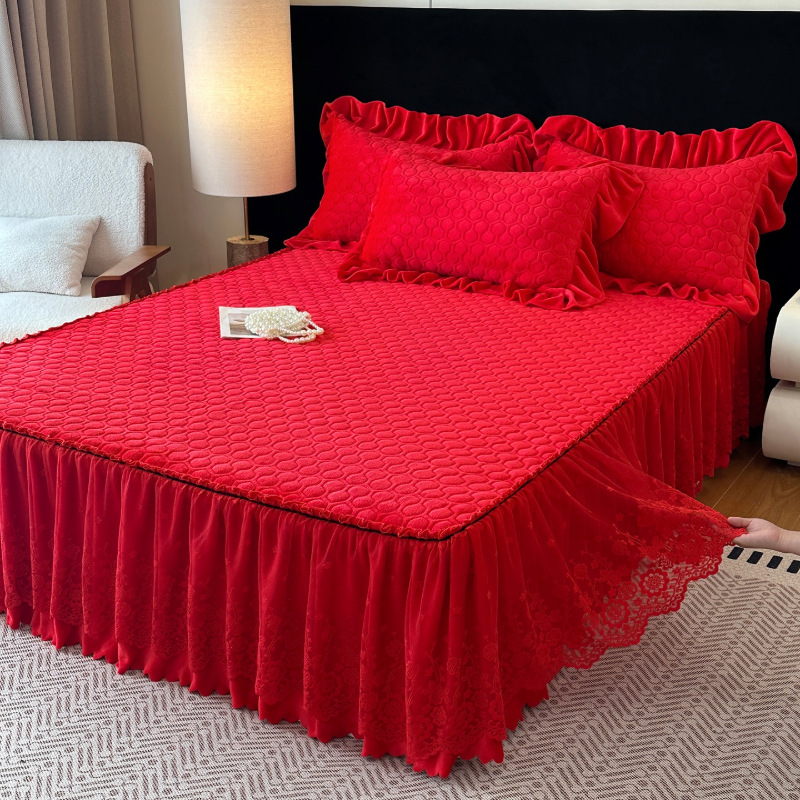 High-grade milk velvet lace bed skirt three-piece set winter warm one-piece bedspread wedding celebration red non-slip bed sheet