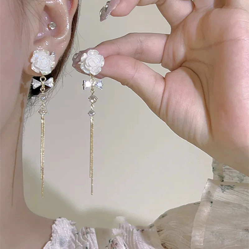 Неоднородные серьги-потьки (каблуки) с Diamonds, стиль флер-лукс, одиночные и парные варианты