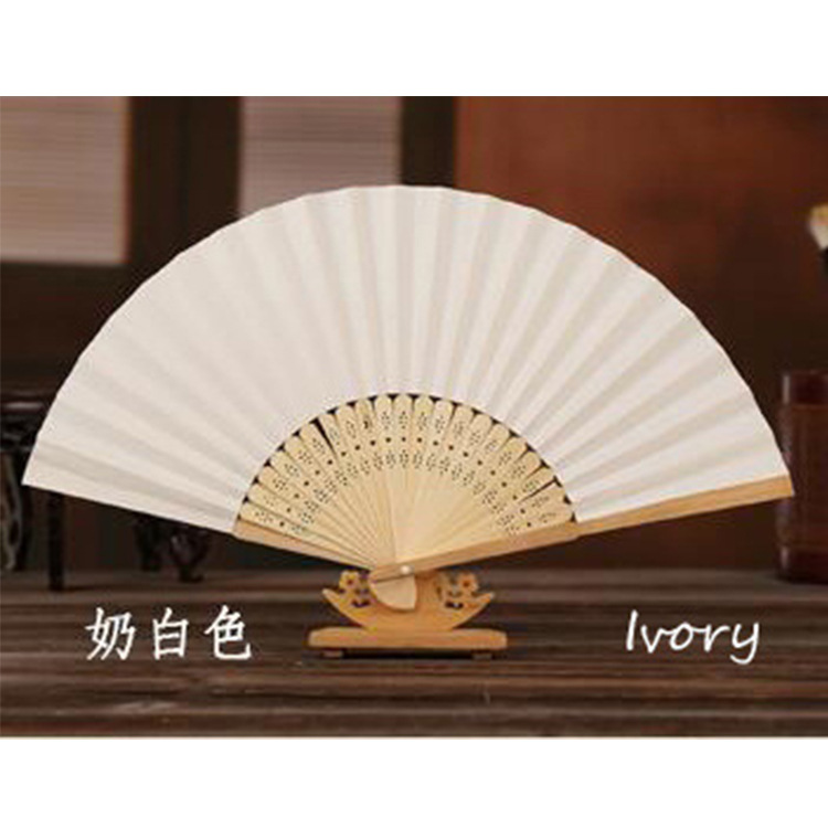 Abanico de boda de venta caliente transfronterizo Abanico de papel de hueso de bambú tallado liso de color caramelo Abanico de papel de bricolaje