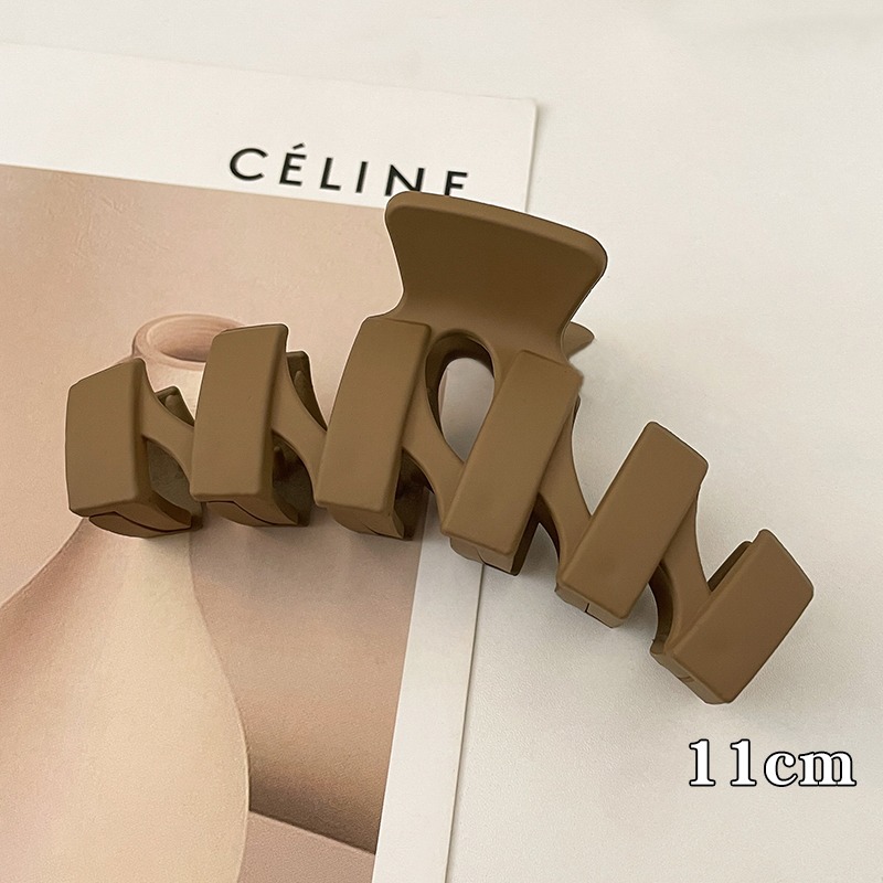 불규칙한 다크 브라운