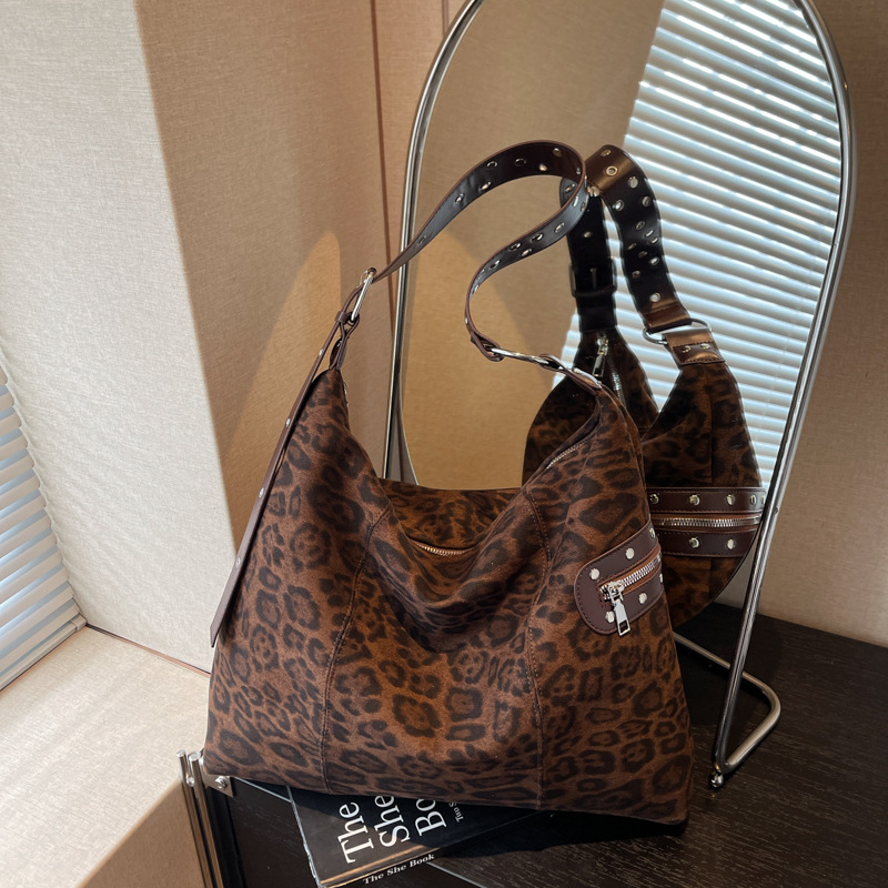 Otoño y invierno retro bolsas de terciopelo de seda de gran capacidad para mujeres 2025 nueva sensación de alta calidad bolsas de mano image 8
