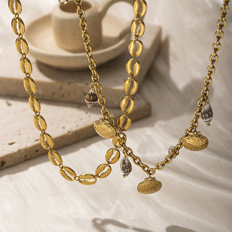 Tiana temperamento europeo y americano 18k oro acero inoxidable collar de conchas no se desvanece en mujeres ins alta sensación simple joyería versátil