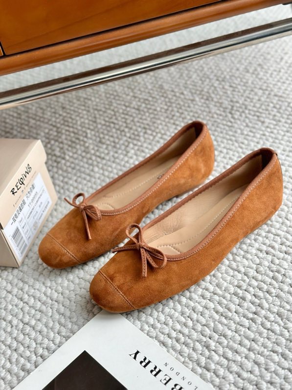 붉은 다크 브라운