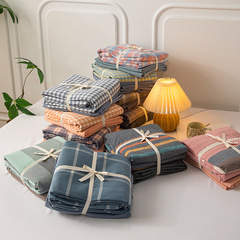 A set of 100% cotton A-type washed cotton Japanese minimalist striped sheet set with pure cotton flat sheet and duvet cover, naked sleep set.