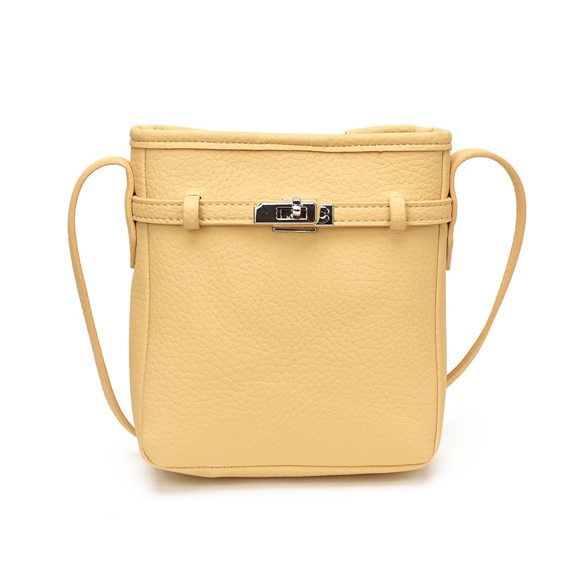 La versión coreana de nicho de color sólido bolso de teléfono móvil para mujeres 2026 verano nuevo diario pequeño y ligero bolso de hombro pequeño