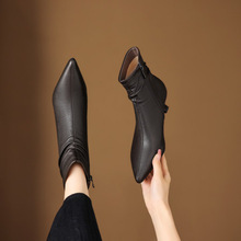 5cm尖头棕色羊皮短靴女秋冬2025新款超火皮靴法式细跟堆堆马丁靴