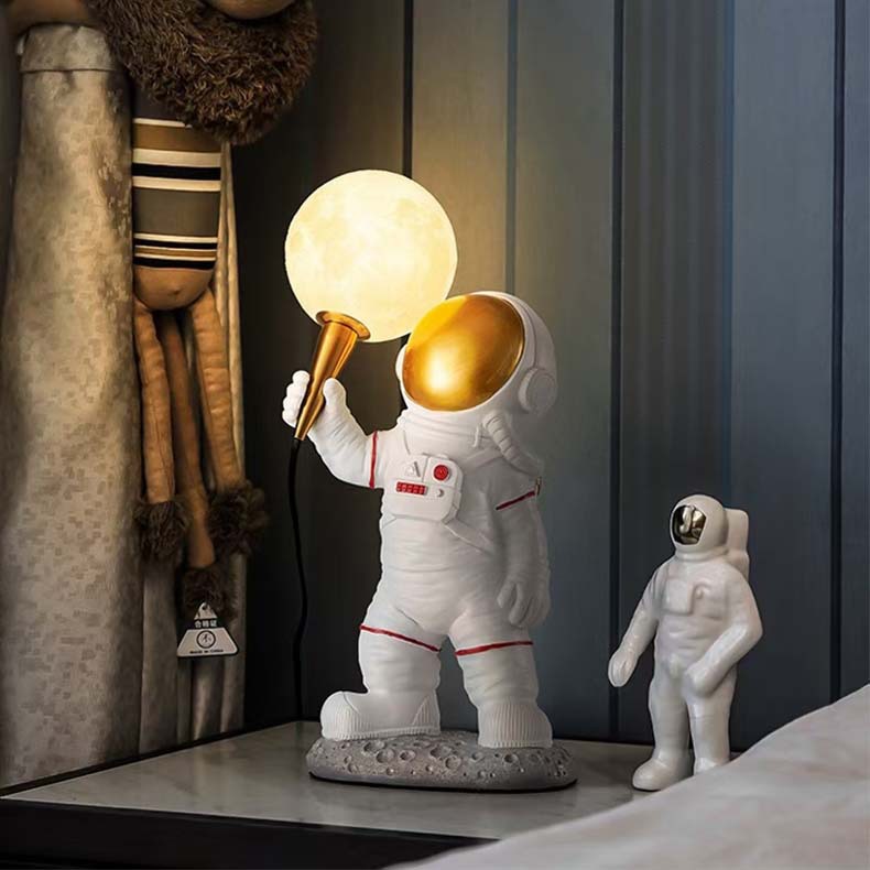 Astronaut Lamp Image 6