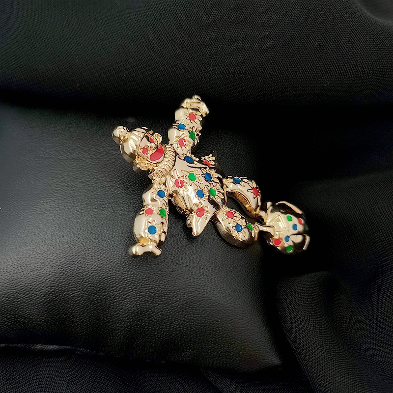 vintage Western Antique Pin Clown Vintage Personality Enamel Ball-stepping Corsage Alloy Doll Brooch Accessories