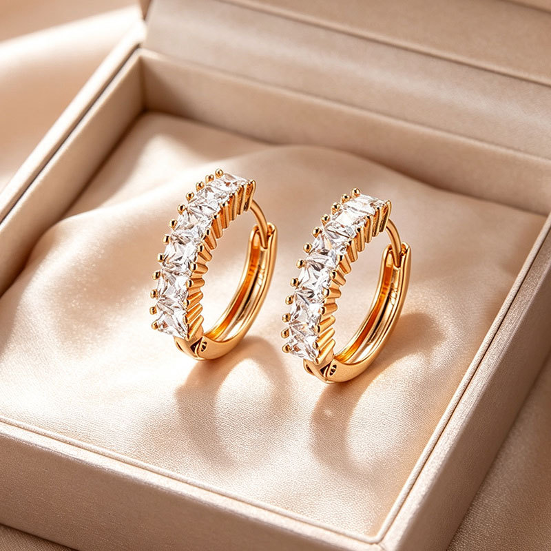 Pendientes de circonita artificial con baño de cobre Xuping en color oro de 18K para mujer, estilo europeo y americano, clips para las orejas, venta al por mayor transfronteriza de comercio exterior en stock.