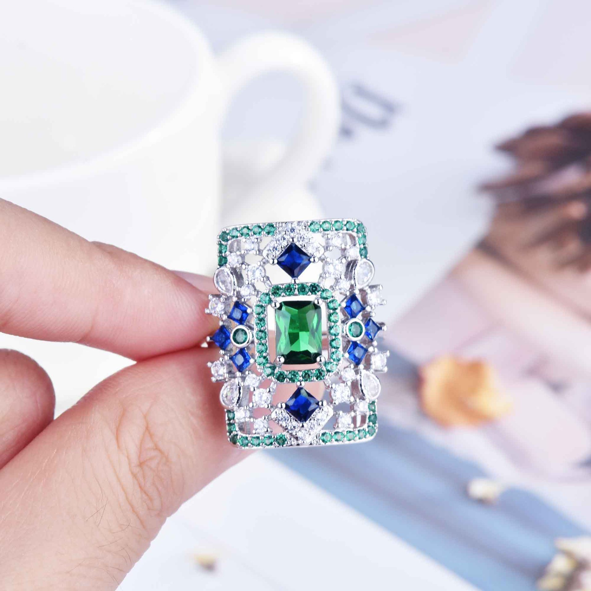 Fashion Emerald Open Ring New Fashion Small Fragrance Autumn And Winter Jewelry display picture 8