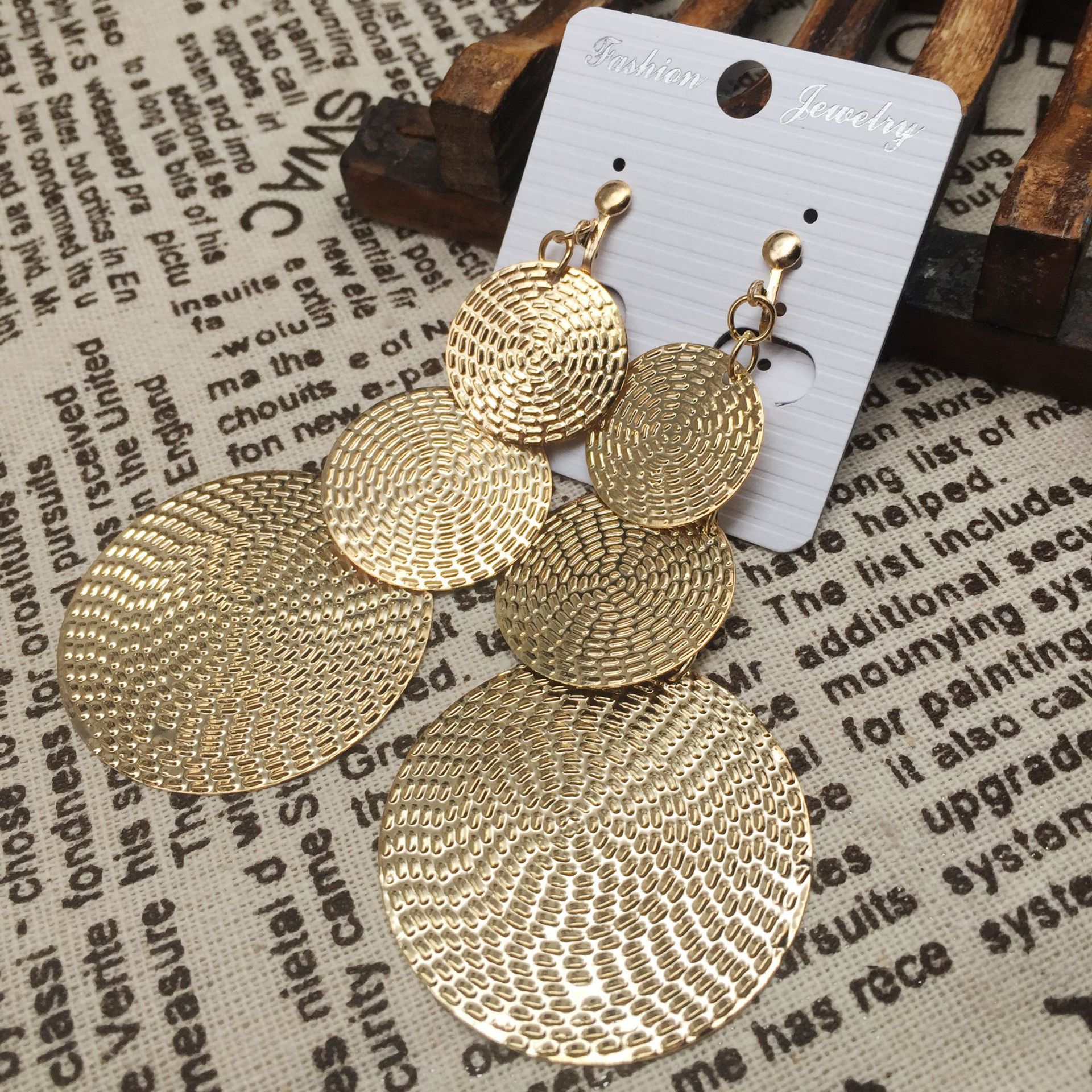 Three-piece ear clip with or without ear holes can be worn with rubber ear pads temperament beauty earrings jewelry