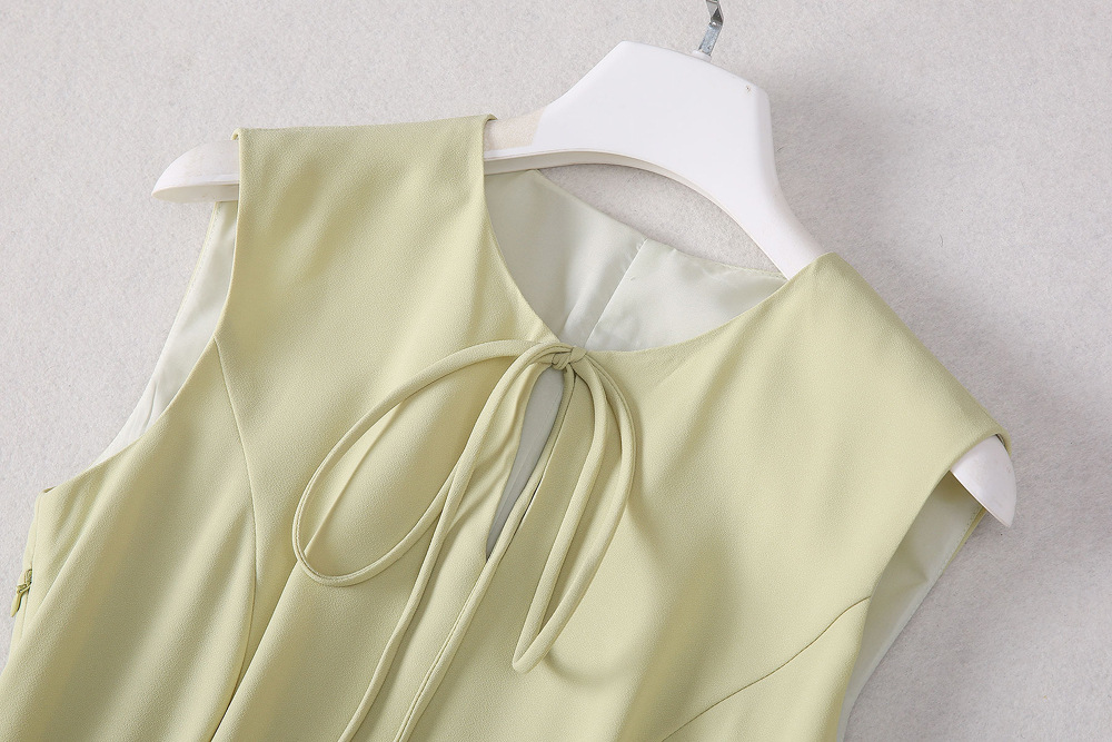 0426-04 前绑带裙摆压褶飞边坎肩连衣裙 310 (24