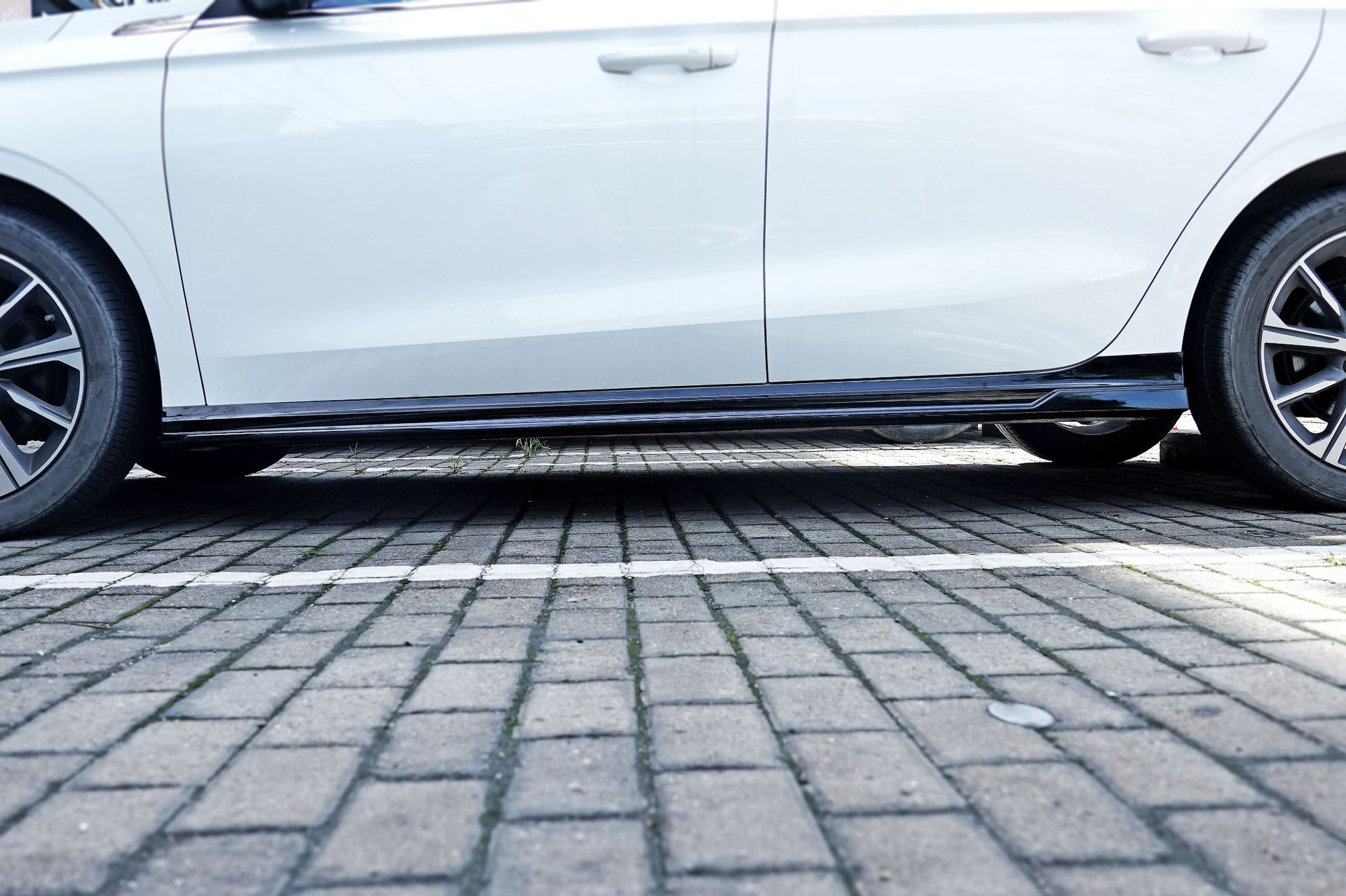 Suitable for 22-27 Geely Emgrand S70 front spoiler, front lip, rear wing, side skirts, rear lip, top wing, body kit