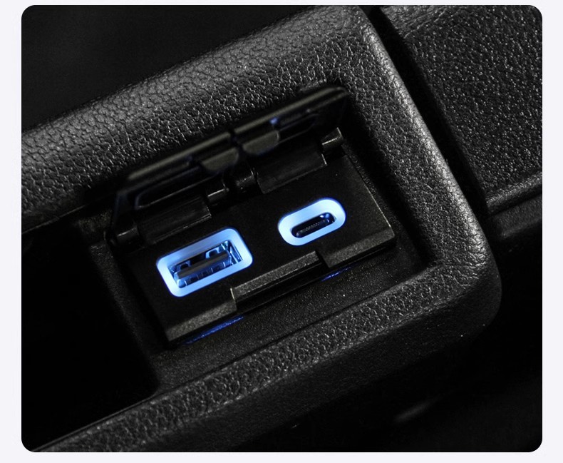 Suitable for Toyota Sienna and Granvia Fast Charging Module, Sienna Car Type-C to USB Charger Dual-Port Fast Charging