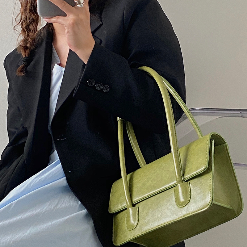 Damen Schultertasche In Bohnengrün Aus Pu Kunstleder Mit Ölfinish_voghion.com