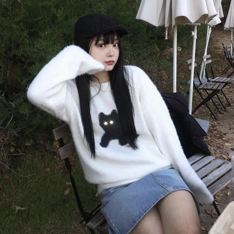 Aeae Cat and Kitten Print Glowing Eyes Wool Crew Neck Sweater Versatile Knit Top Fashionable Reflective Long Sleeve