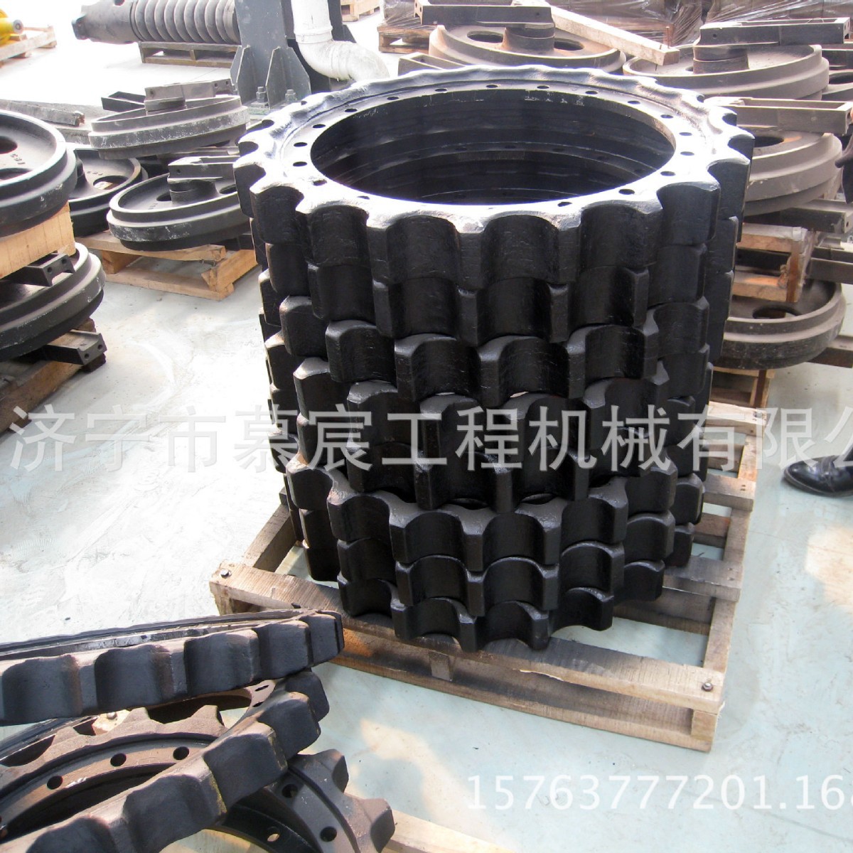 长期供应纯正挖掘机全车配件 PC60-7驱动齿 挖掘机各机型驾驶室